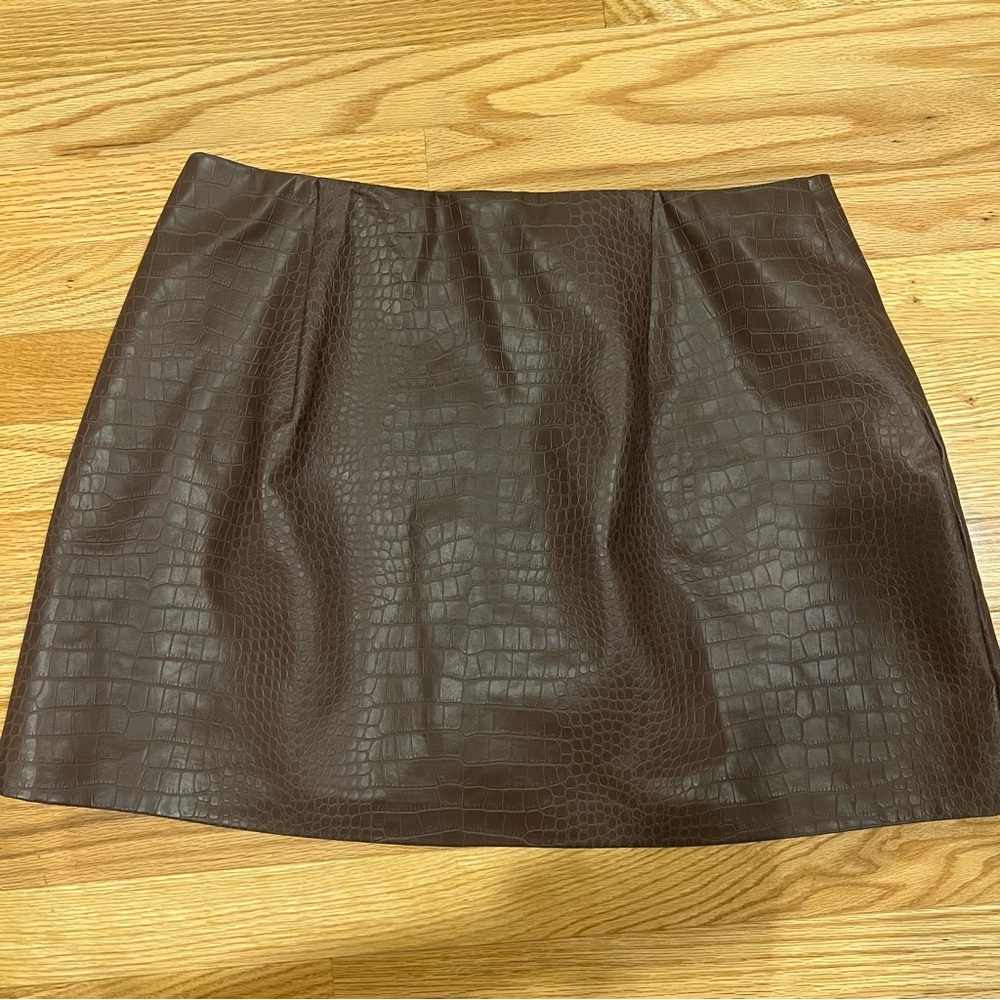 NWT Abercrombie & Fitch Scarlett Vegan Leather Mini Skort Brown Croc Embossed L - Picture 8 of 8